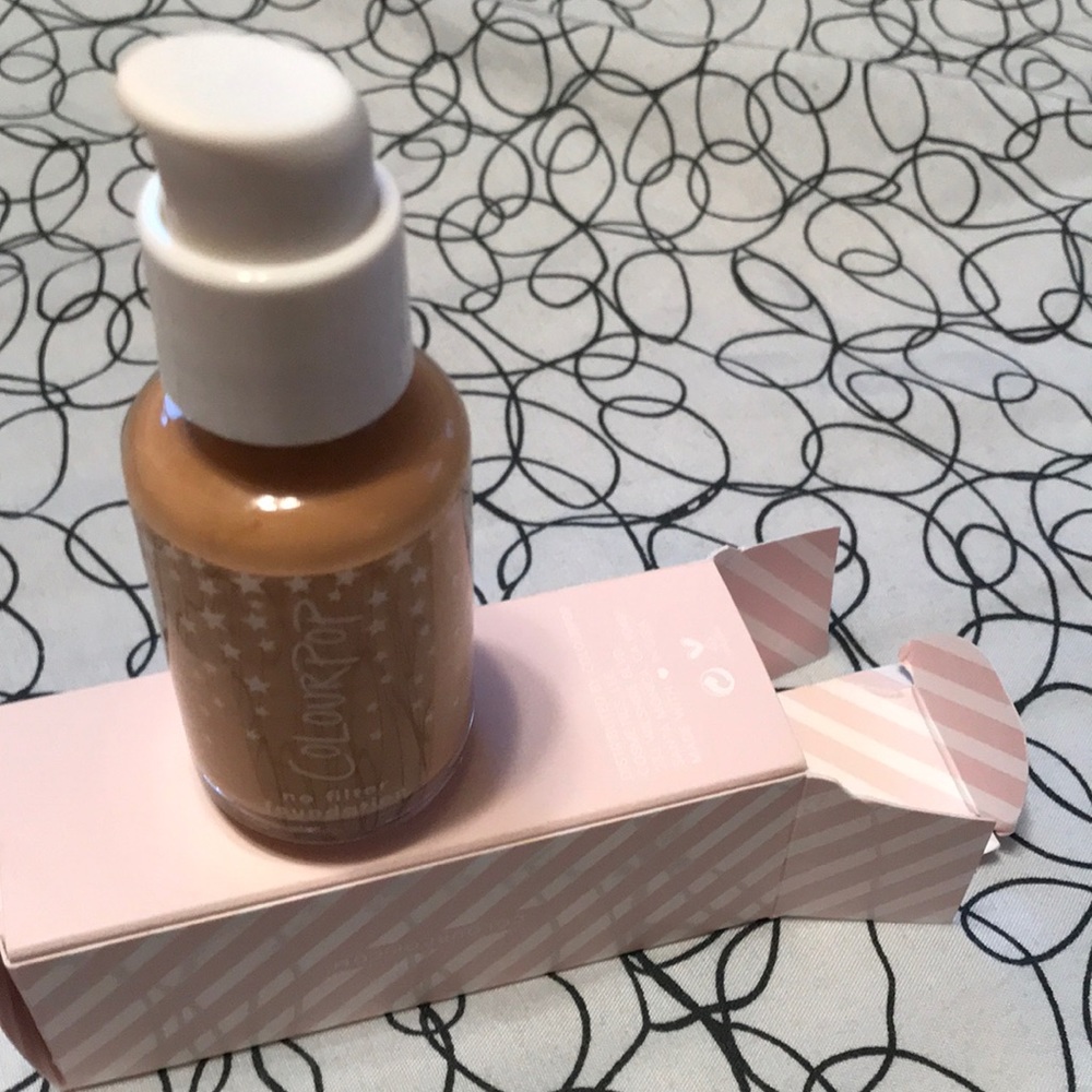 Colourpop no filter foundation